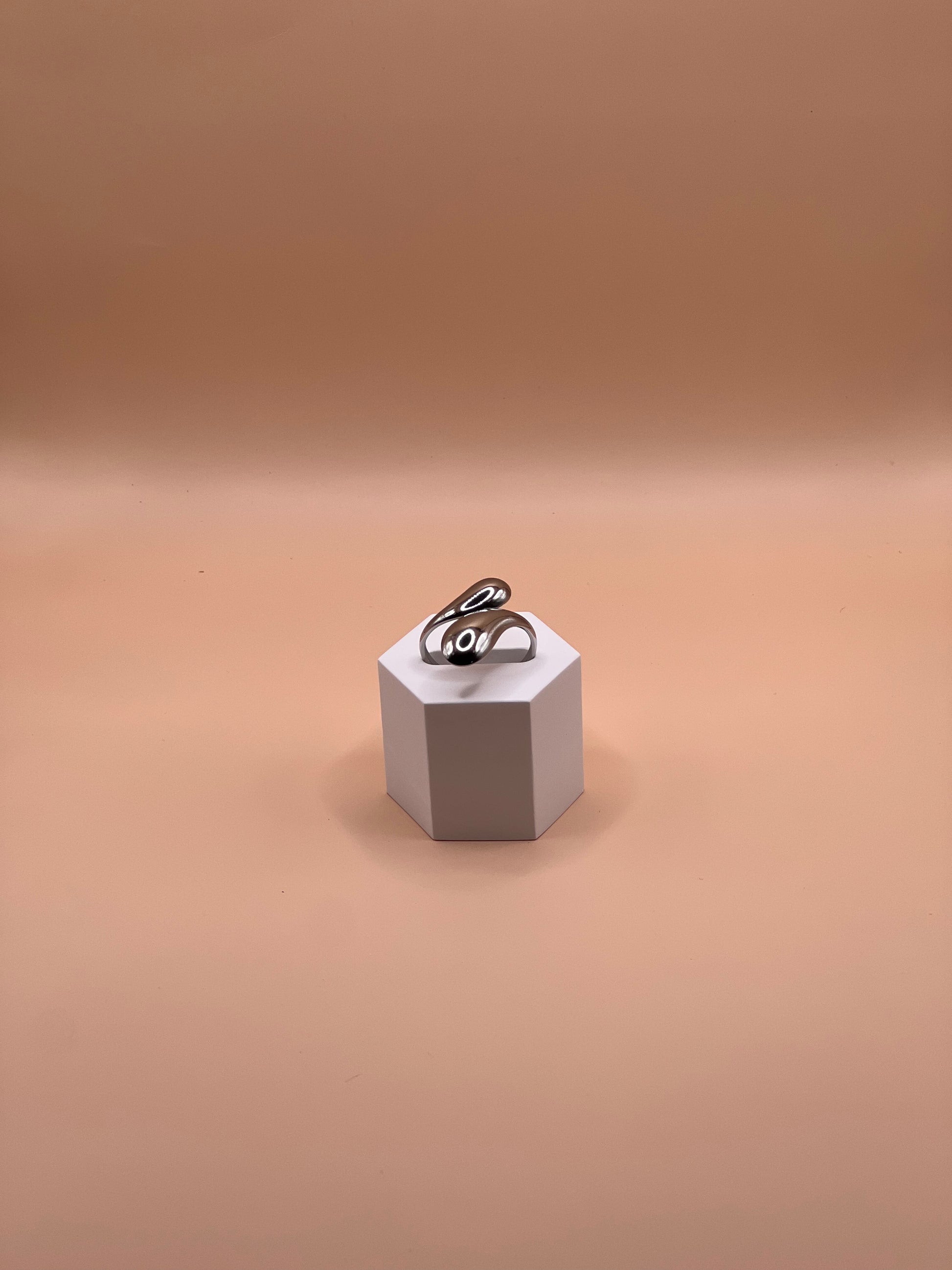 Bague design minimaliste