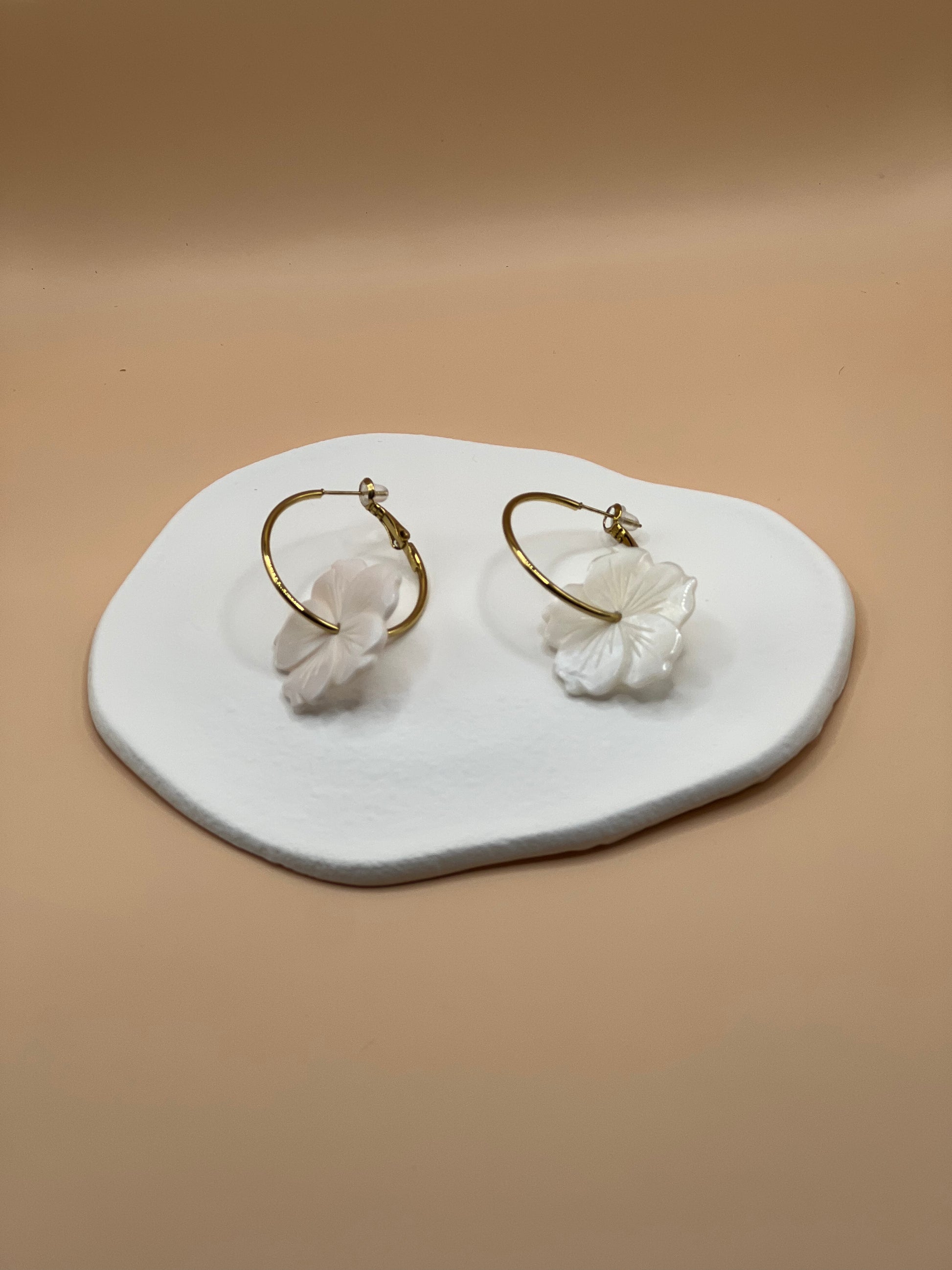 Boucle d'oreille créole florale