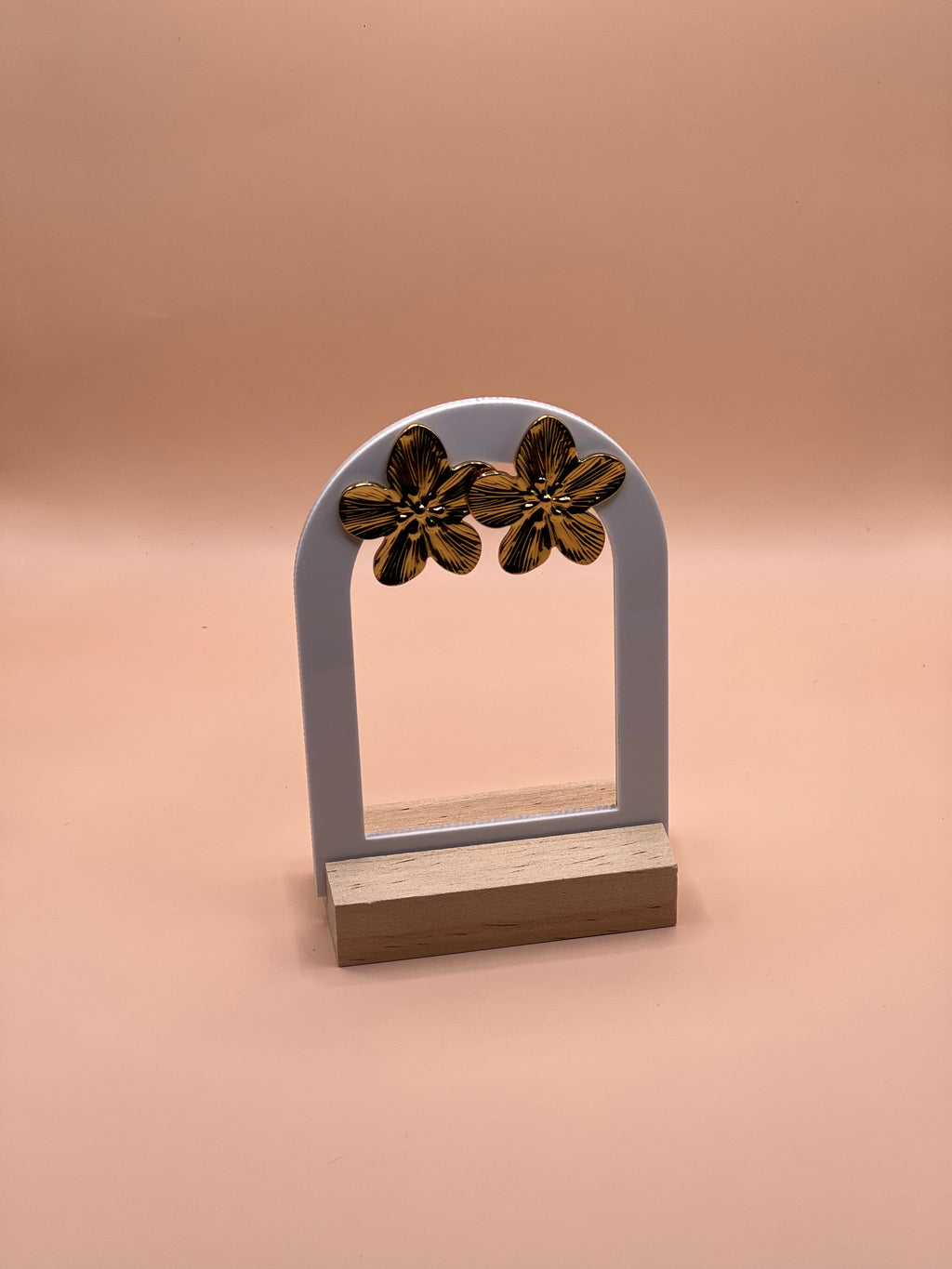Boucle d'oreille design fleur