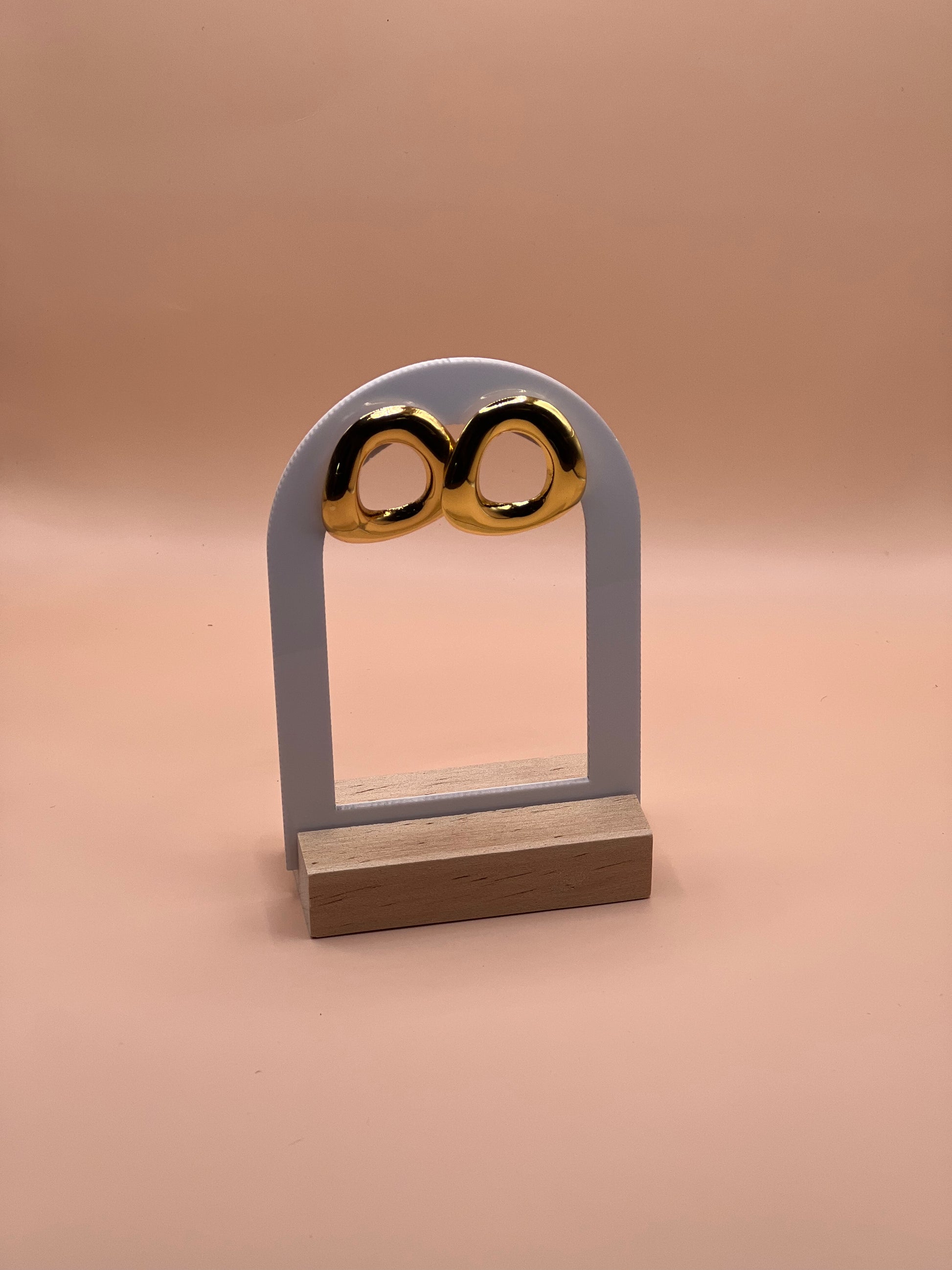 Boucle d'oreille sculptural