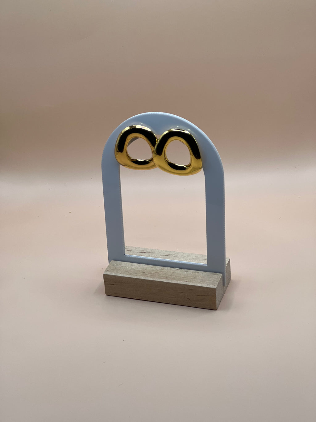 Boucle d'oreille sculptural