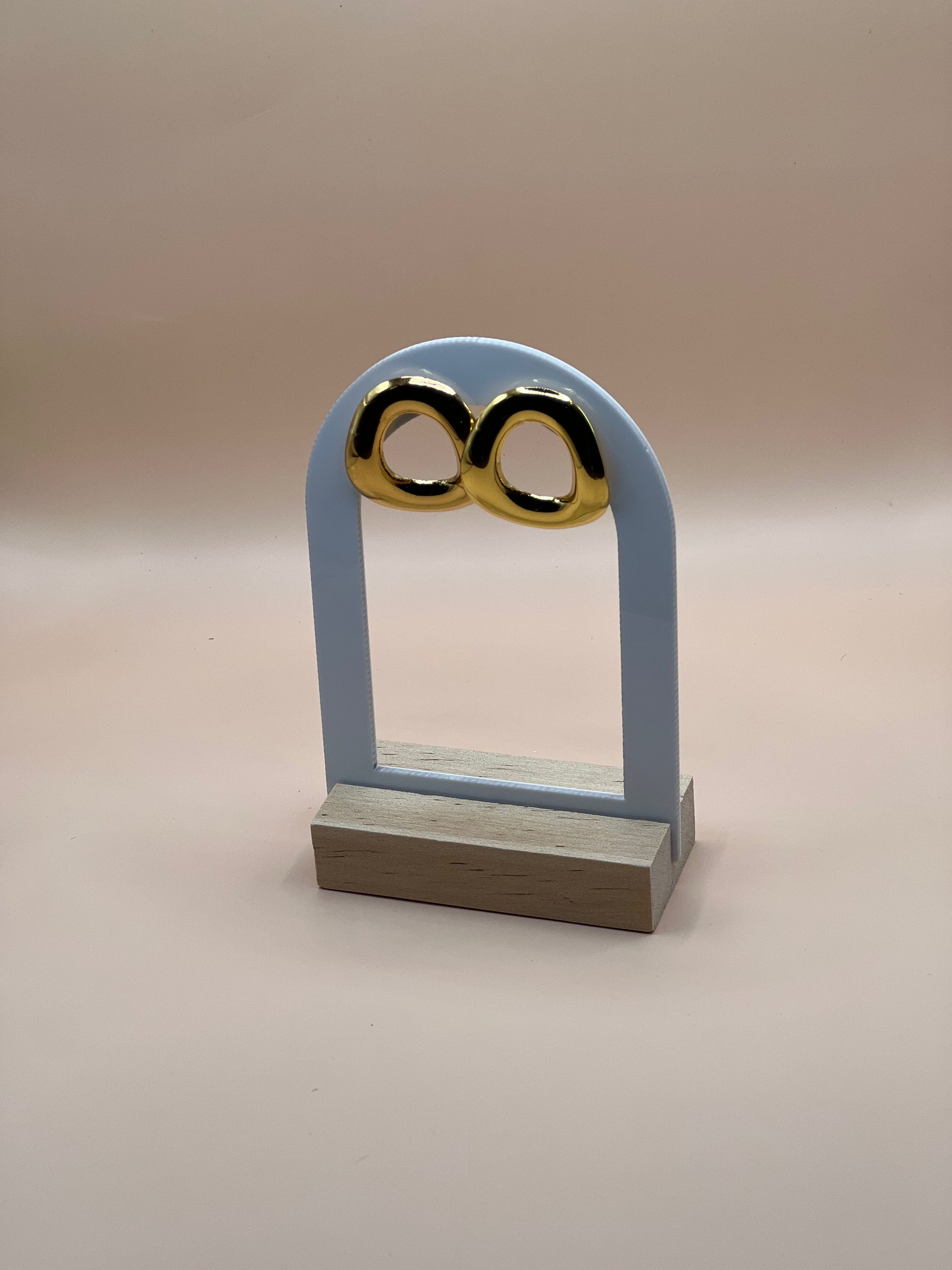 Boucle d'oreille sculptural