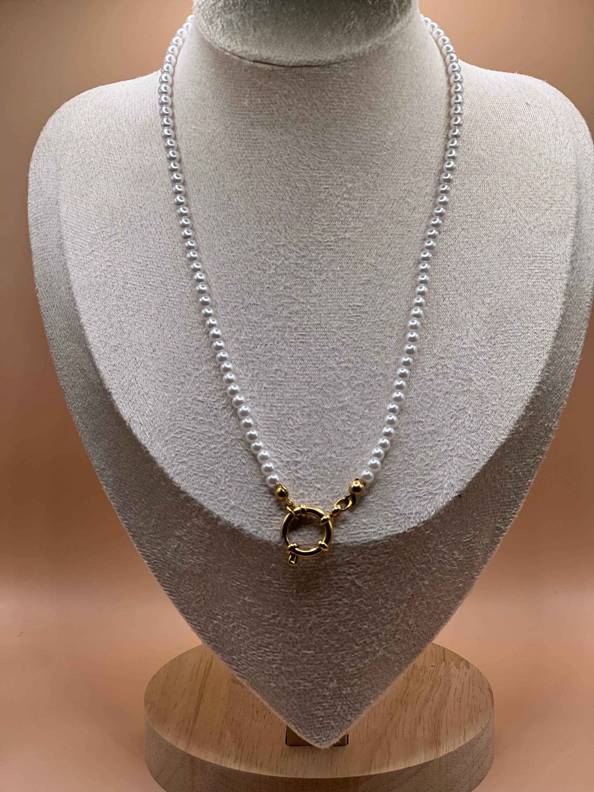 Colliers perles blanches